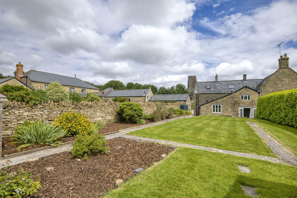 3 bed Chalet type for rent in Batcombe. From Lodestone Property - Wells 3 bed Chalet type for rent in Batcombe. From Lodestone Property - Wells