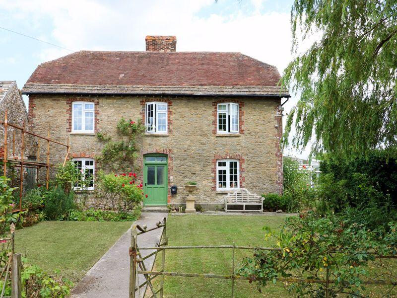 4 bed Detached for rent in Wincanton. From Lodestone Property - Wells 4 bed Detached for rent in Wincanton. From Lodestone Property - Wells