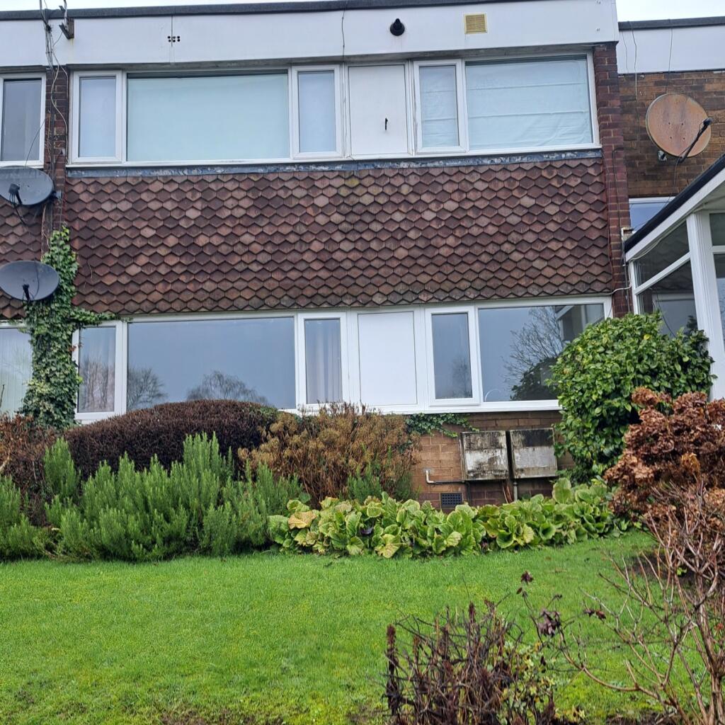 2 bed 1st Floor Flat for rent in Shadwell. From Logic Lettings Ltd - Pontefract