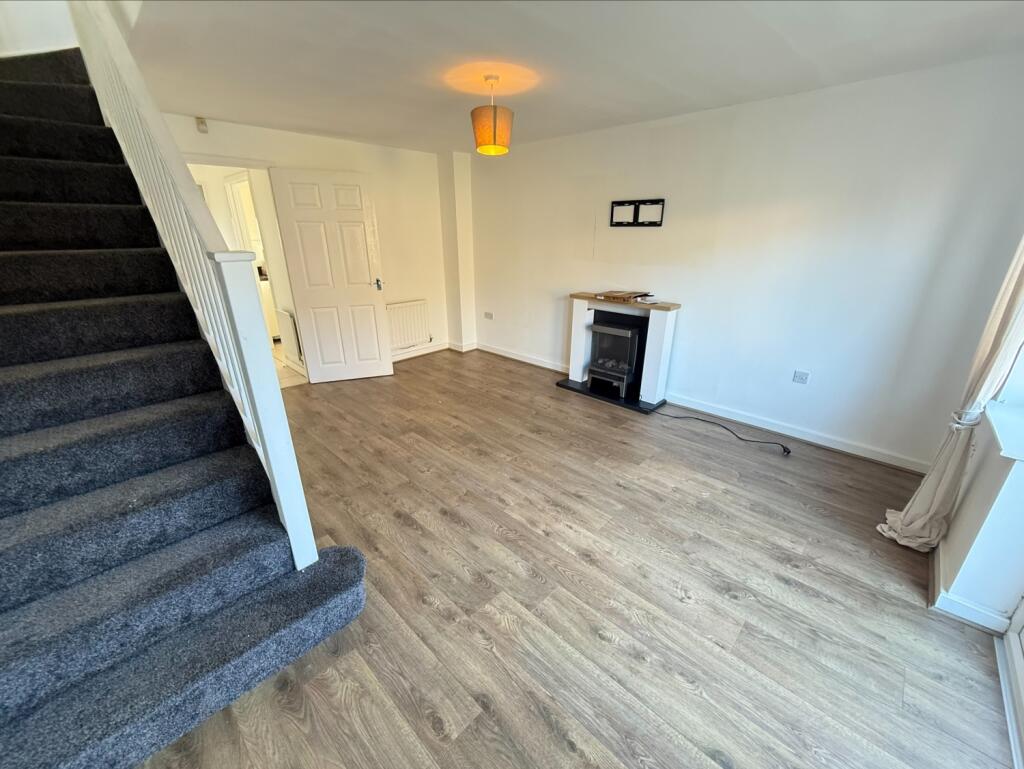 2 bed Mid Terraced House for rent in Ogden. From Logic Lettings Ltd - Pontefract