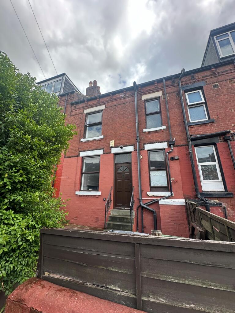 2 bed Mid Terraced House for rent in Leeds. From Logic Lettings Ltd - Pontefract 2 bed Mid Terraced House for rent in Leeds. From Logic Lettings Ltd - Pontefract
