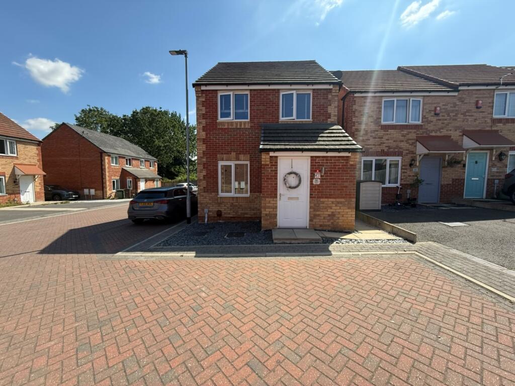 3 bed Detached for rent in South Kirkby. From Logic Lettings Ltd - Pontefract