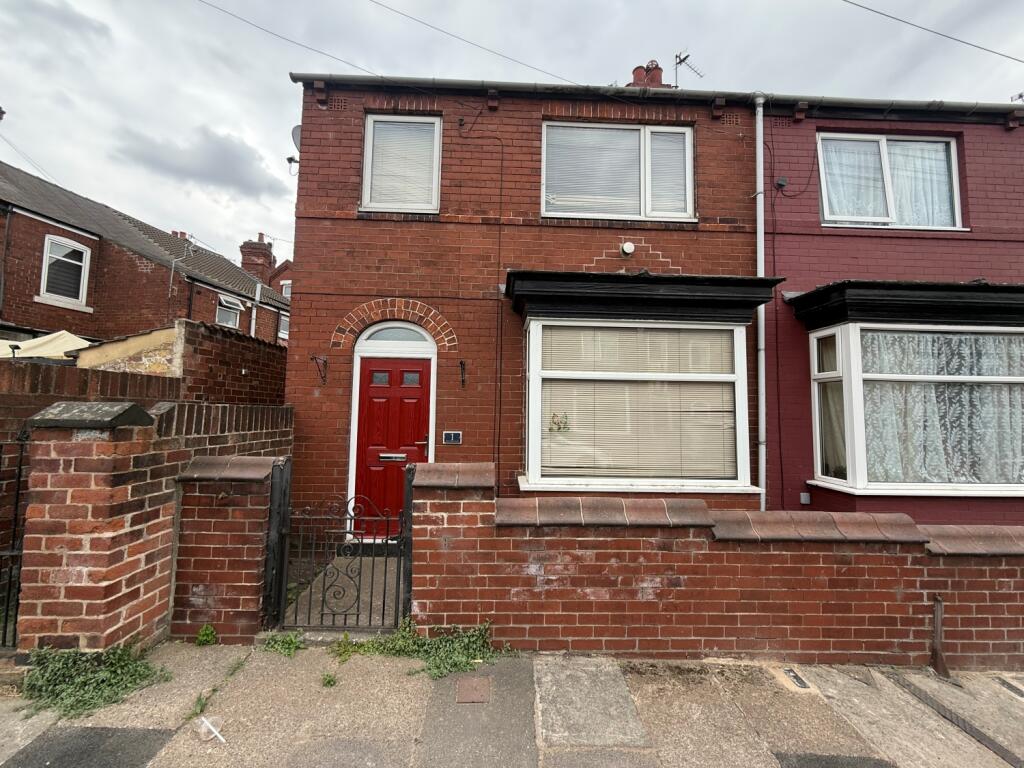3 bed Mid Terraced House for rent in Warmsworth. From Logic Lettings Ltd - Pontefract
