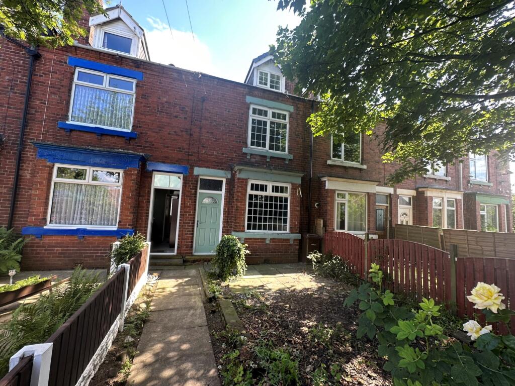 4 bed Mid Terraced House for rent in Pontefract. From Logic Lettings Ltd - Pontefract 4 bed Mid Terraced House for rent in Pontefract. From Logic Lettings Ltd - Pontefract