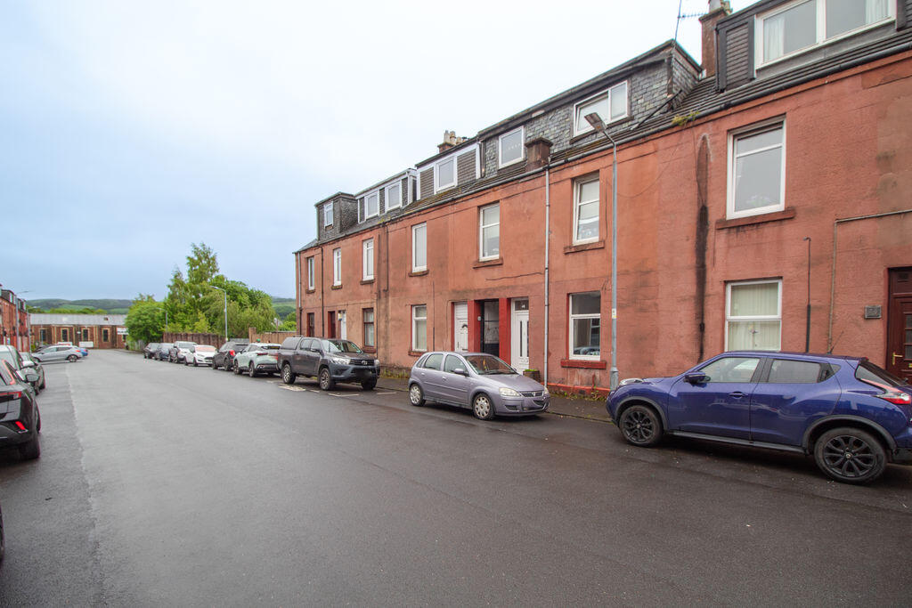 2 bed 1st Floor Flat for rent in Alexandria. From Lomond Letting Ltd - Helensburgh