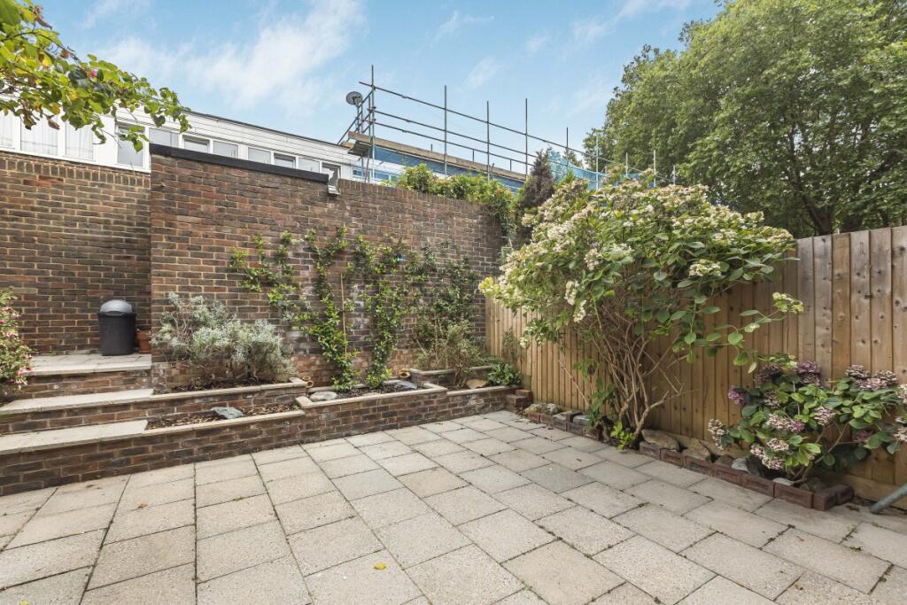 2 bed 1st Floor Flat for rent in Islington. From London Move - London