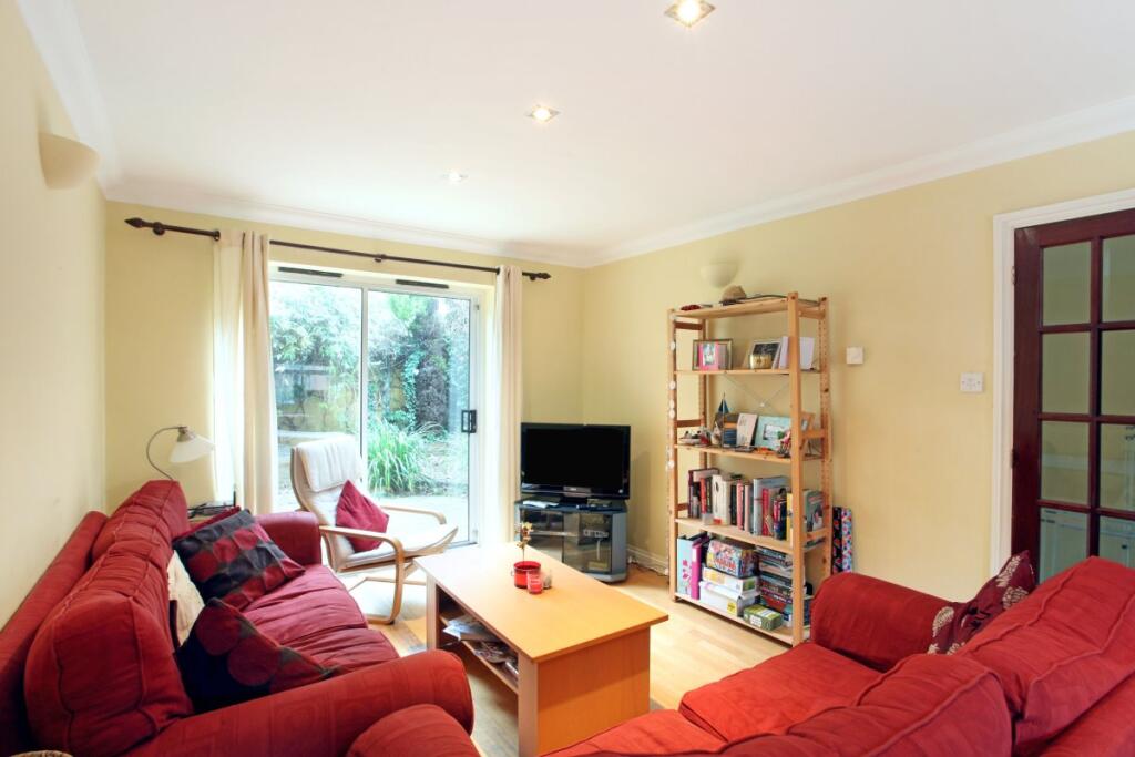 4 bed Mid Terraced House for rent in Stoke Newington. From London Move - London