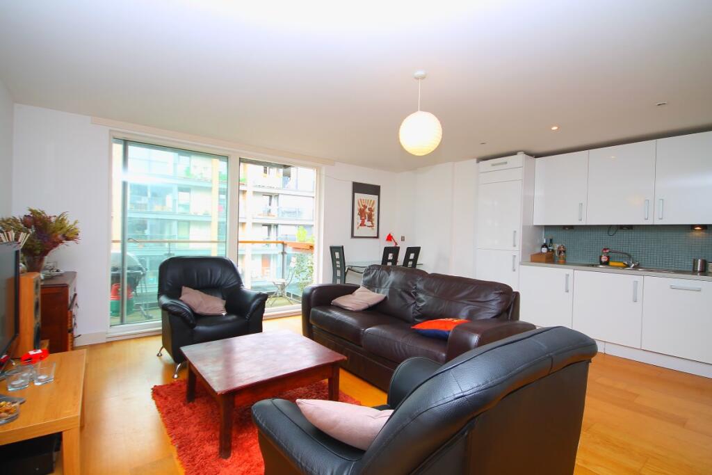 3 bed 1st Floor Flat for rent in Islington. From London Move - London