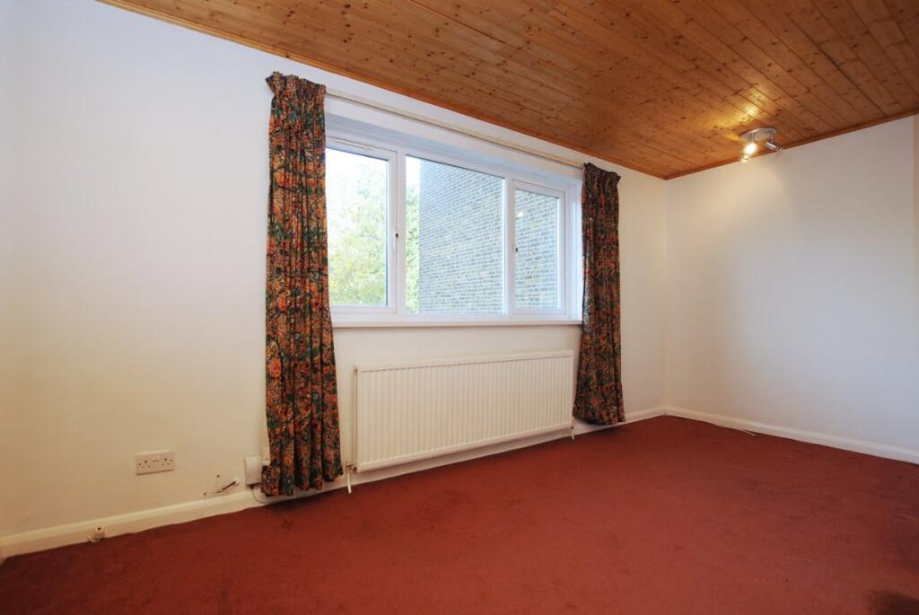1 bed 1st Floor Flat for rent in Wanstead. From London Move - London
