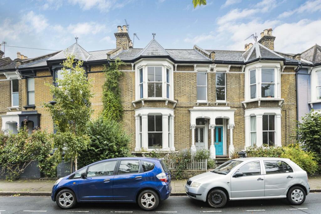2 bed 1st Floor Flat for rent in Stoke Newington. From London Move - London