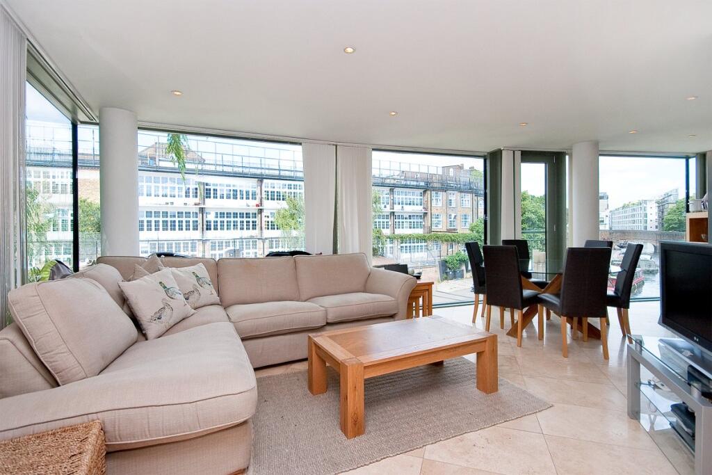 2 bed 1st Floor Flat for rent in Islington. From London Move - London