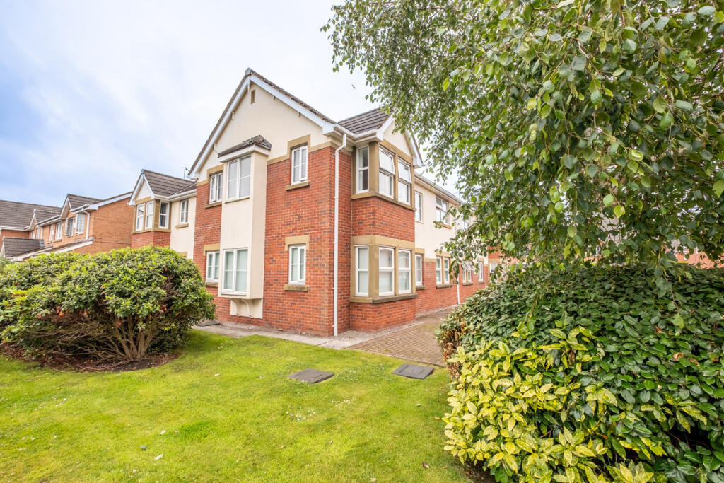 2 bed Apartment for rent in Moss Side. From Lytham Estate Agents - Lytham