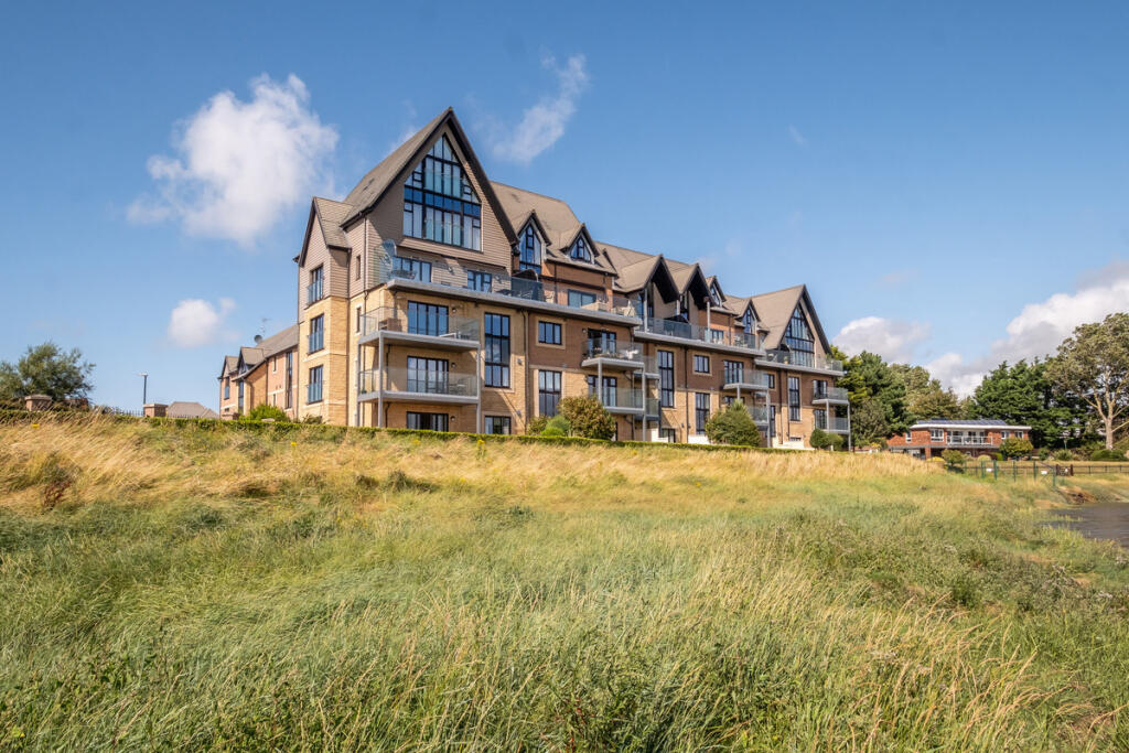 3 bed Penthouse for rent in Moss Side. From Lytham Estate Agents - Lytham 3 bed Penthouse for rent in Moss Side. From Lytham Estate Agents - Lytham