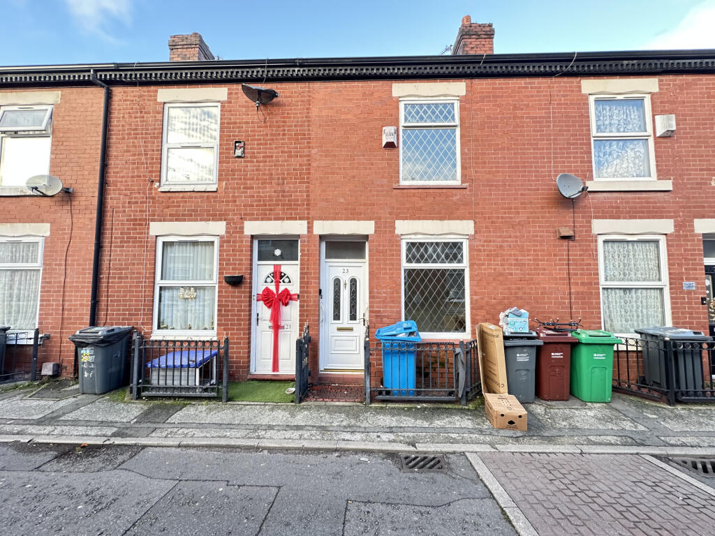 2 bed Mid Terraced House for rent in Manchester. From Madina Property - Manchester