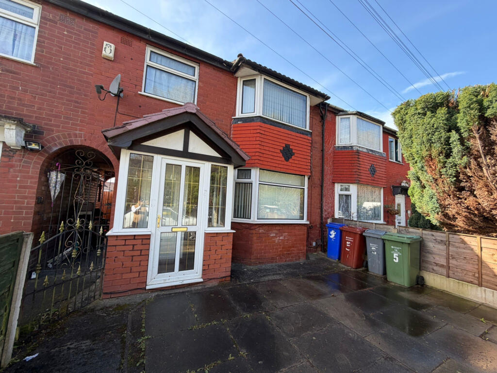 3 bed Mid Terraced House for rent in Manchester. From Madina Property - Manchester