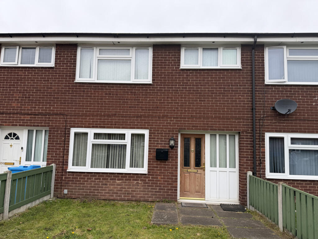 3 bed Mid Terraced House for rent in Manchester. From Madina Property - Manchester