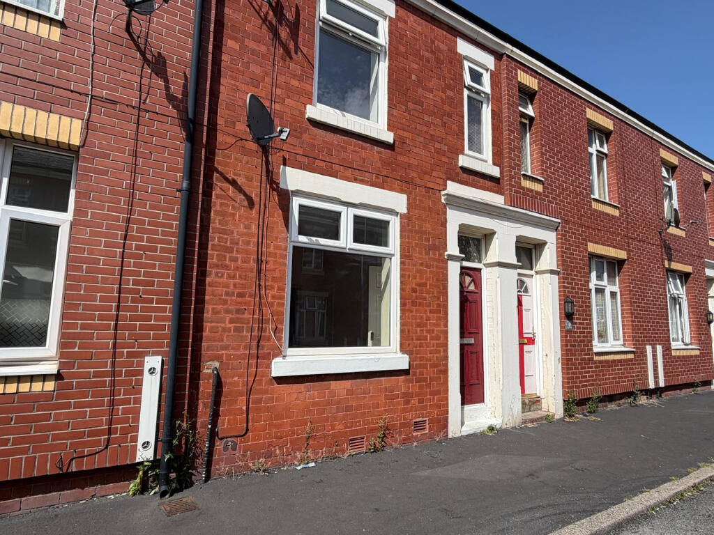 2 bed Mid Terraced House for rent in Manchester. From Madina Property - Manchester