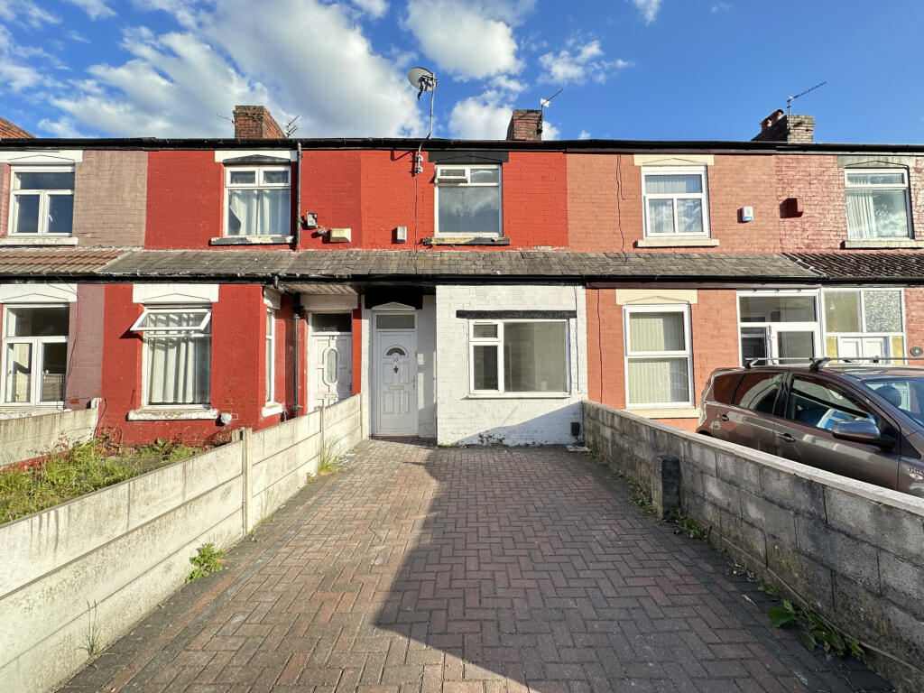2 bed Mid Terraced House for rent in Manchester. From Madina Property - Manchester
