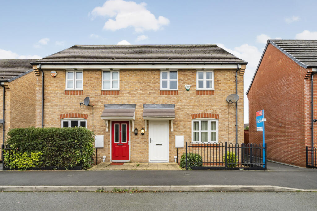 3 bed Semi Detached for rent in Droylsden. From Madina Property - Manchester