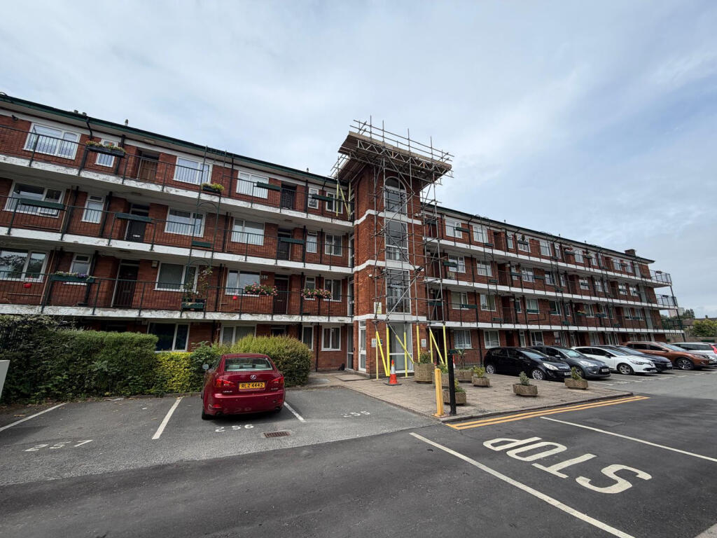 3 bed Apartment for rent in Salford. From Madina Property - Manchester