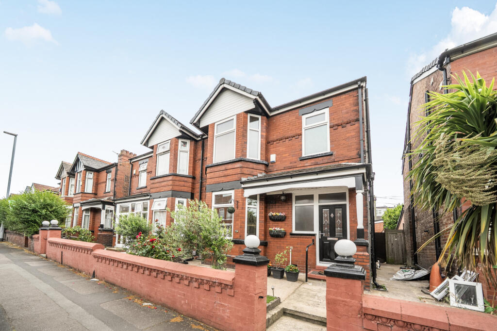 4 bed Semi Detached for rent in Manchester. From Madina Property - Manchester 4 bed Semi Detached for rent in Manchester. From Madina Property - Manchester