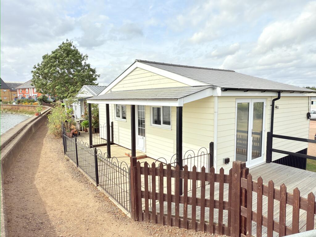 2 bed Detached for rent in Heybridge Basin. From Maldon Lettings Ltd - Maldon 2 bed Detached for rent in Heybridge Basin. From Maldon Lettings Ltd - Maldon