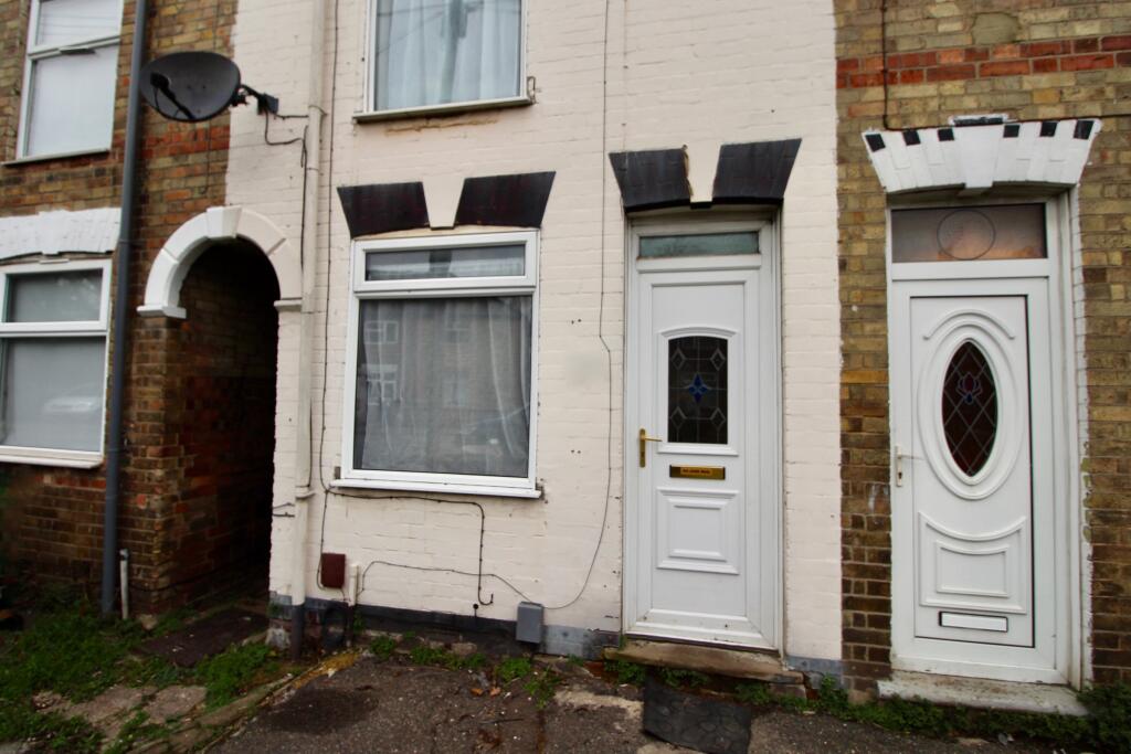 2 bed Mid Terraced House for rent in Peterborough. From Mandairs Estate Agents - Peterborough