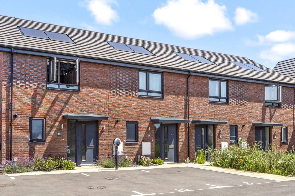 2 bed Mid Terraced House for rent in . From Marchants - Hassocks