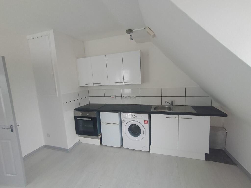 1 bed 1st Floor Flat for rent in Cockernhoe. From Marigold Residentials - Luton