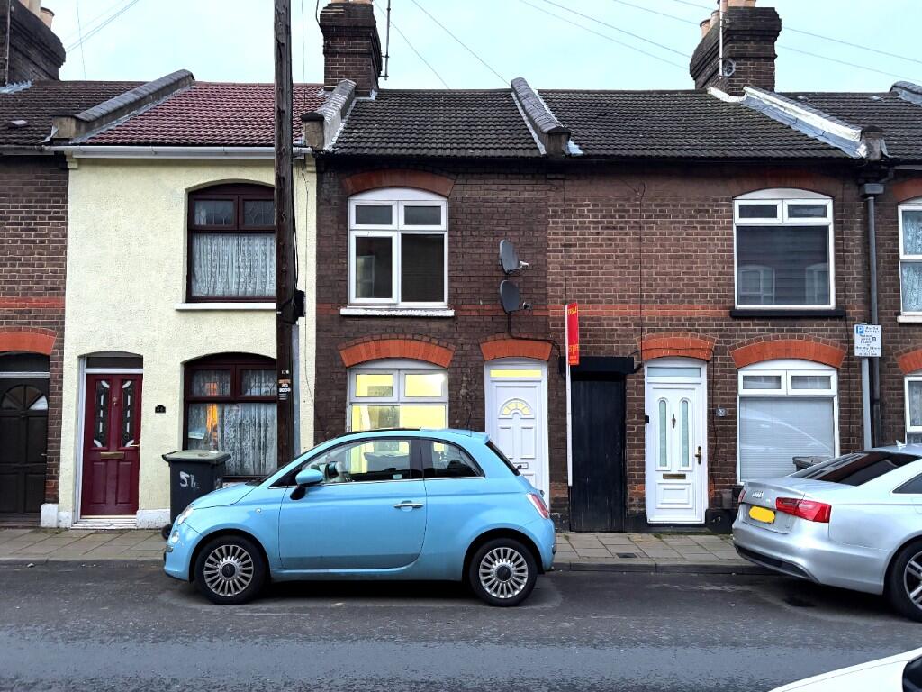 2 bed Mid Terraced House for rent in Luton. From Marigold Residentials - Luton