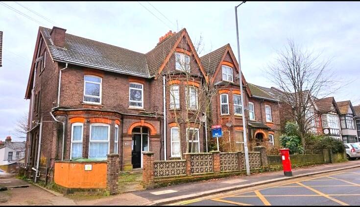 4 bed Studio for rent in Streatley. From Marigold Residentials - Luton