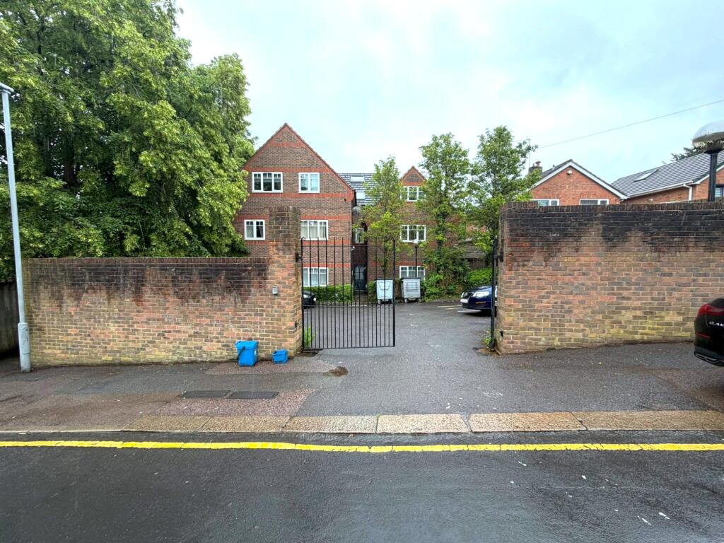 2 bed House (unspecified) for rent in Luton. From Marigold Residentials - Luton
