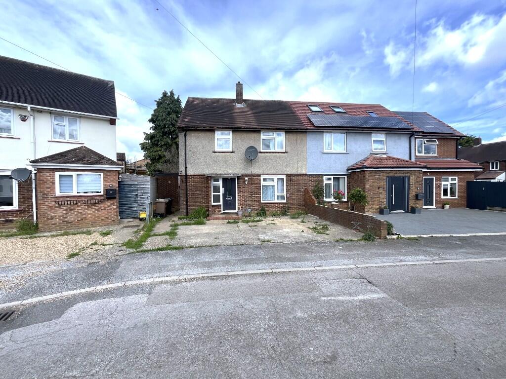 3 bed Semi Detached for rent in Luton. From Marigold Residentials - Luton 3 bed Semi Detached for rent in Luton. From Marigold Residentials - Luton