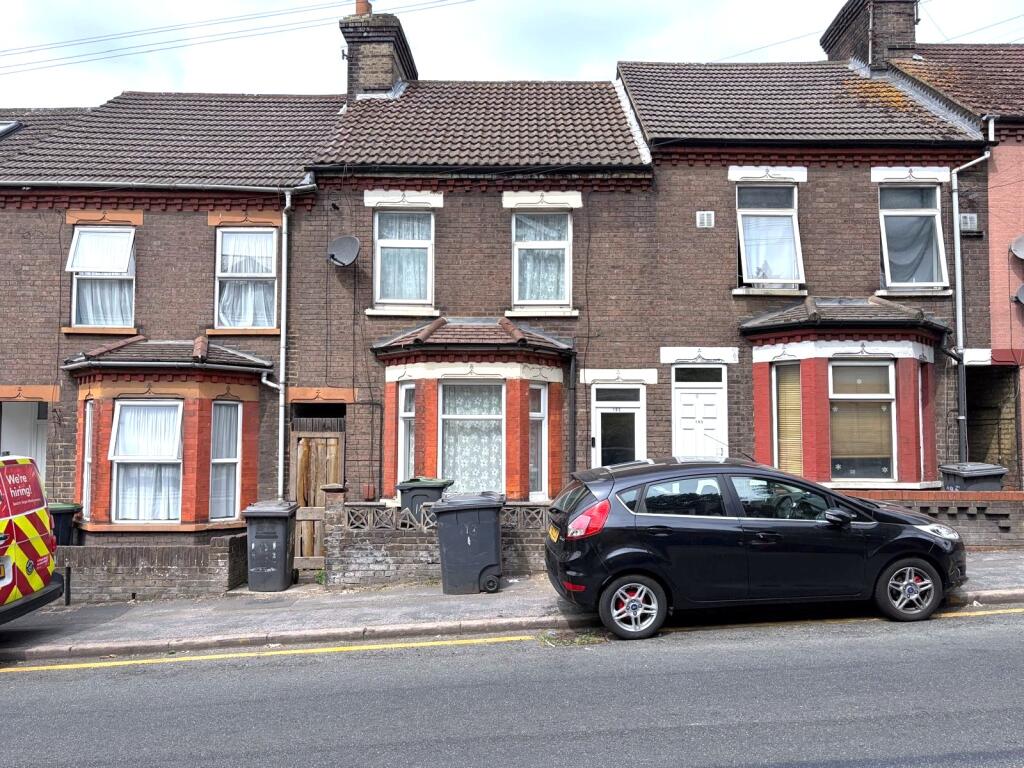 3 bed Mid Terraced House for rent in Luton. From Marigold Residentials - Luton