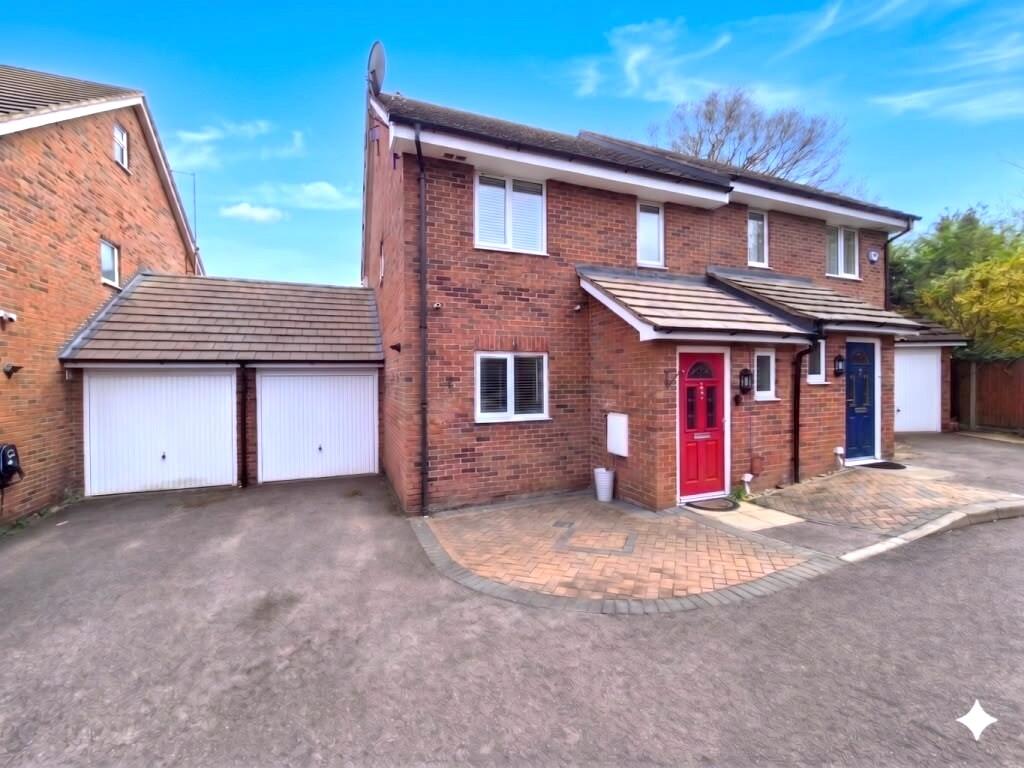 4 bed Semi Detached for rent in Streatley. From Marigold Residentials - Luton 4 bed Semi Detached for rent in Streatley. From Marigold Residentials - Luton