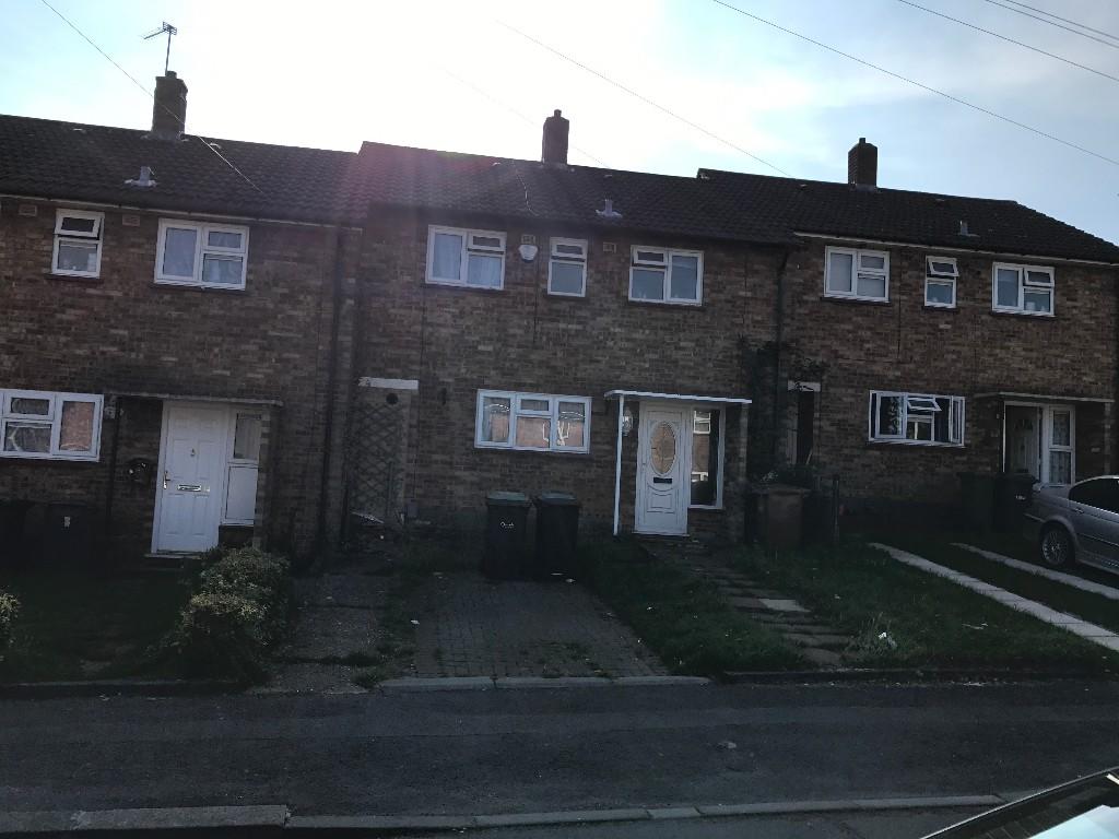 3 bed Mid Terraced House for rent in Streatley. From Marigold Residentials - Luton