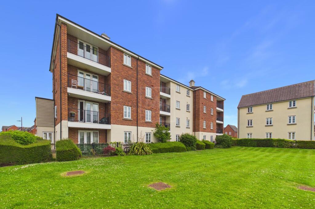 2 bed 1st Floor Flat for rent in Burtonwood. From Mark Antony Estates - Warrington