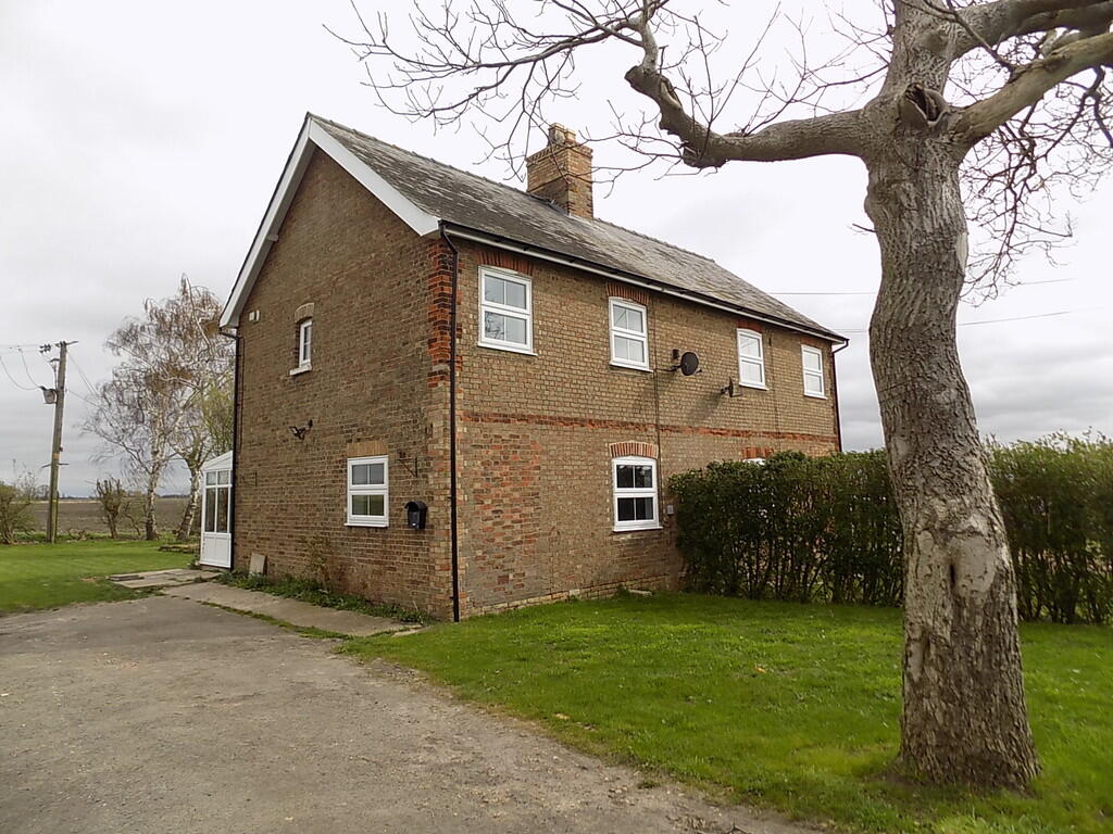 3 bed Semi Detached for rent in Warboys. From Maxey Grounds - March