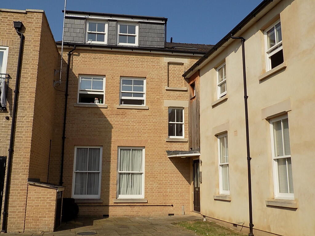 2 bed Apartment for rent in March. From Maxey Grounds - March