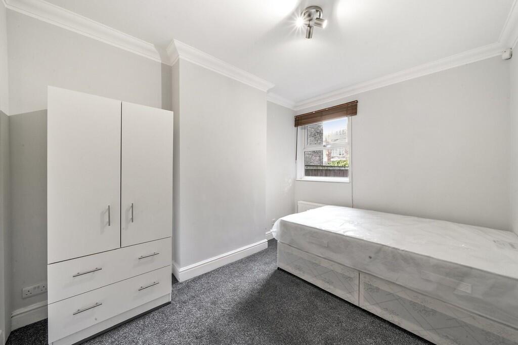 1 bed House Share for rent in Luton. From Mile - Colindale