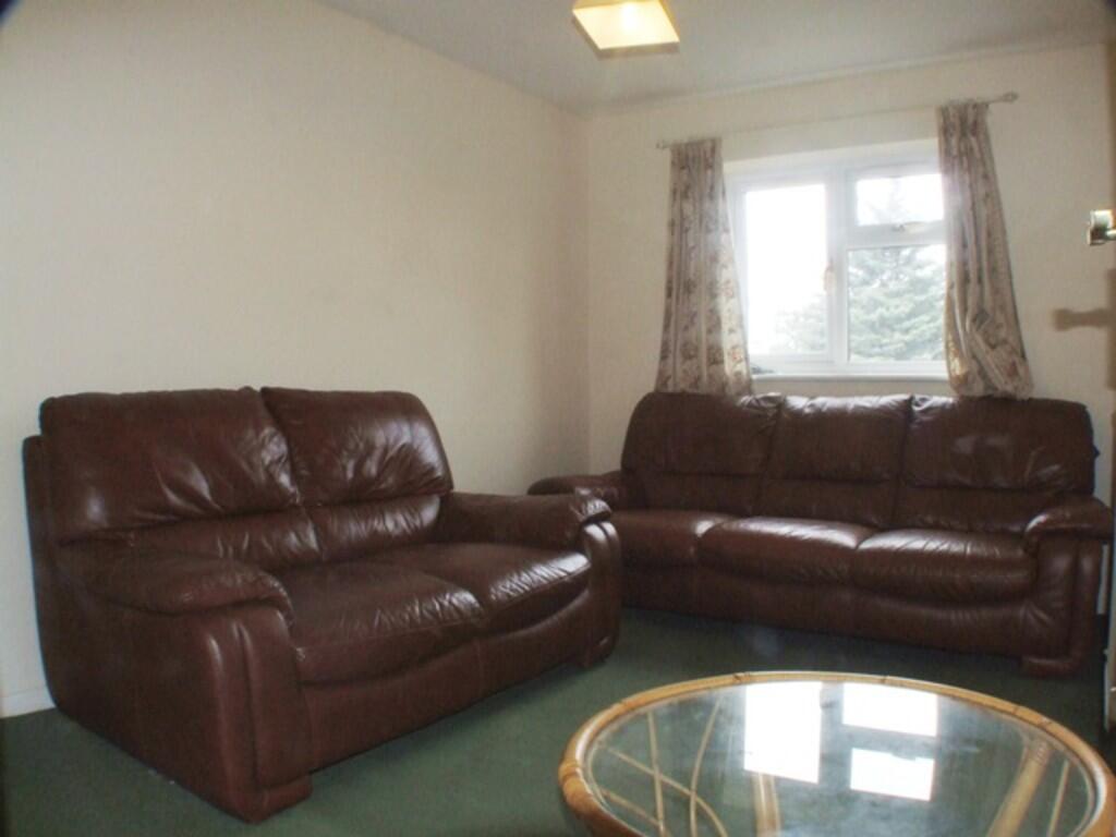 1 bed Annexe for rent in London. From Mile - Colindale