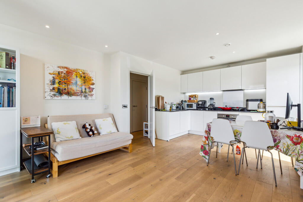 2 bed Apartment for rent in London. From Mile - Colindale
