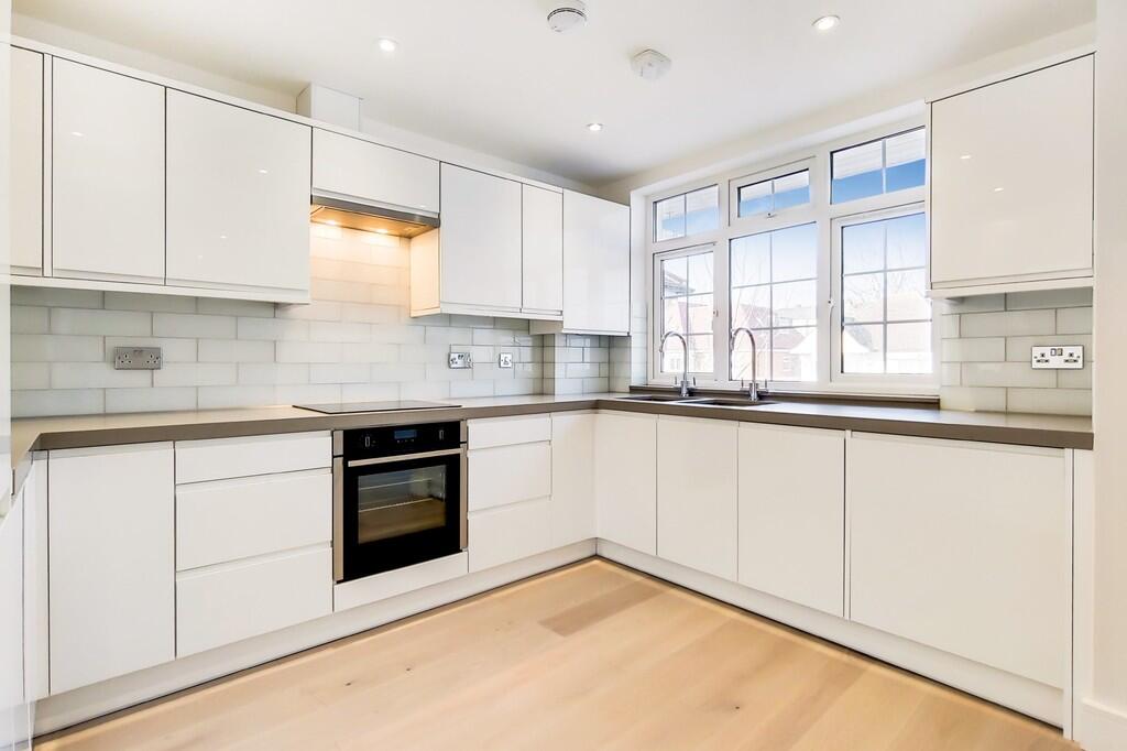 3 bed Apartment for rent in London. From Mile - Colindale 3 bed Apartment for rent in London. From Mile - Colindale