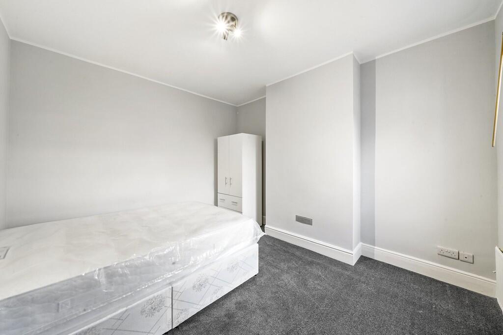 1 bed House Share for rent in Luton. From Mile - Colindale