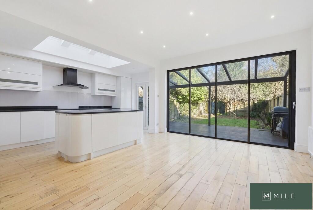 6 bed Semi Detached for rent in London. From Mile - Kensal Rise