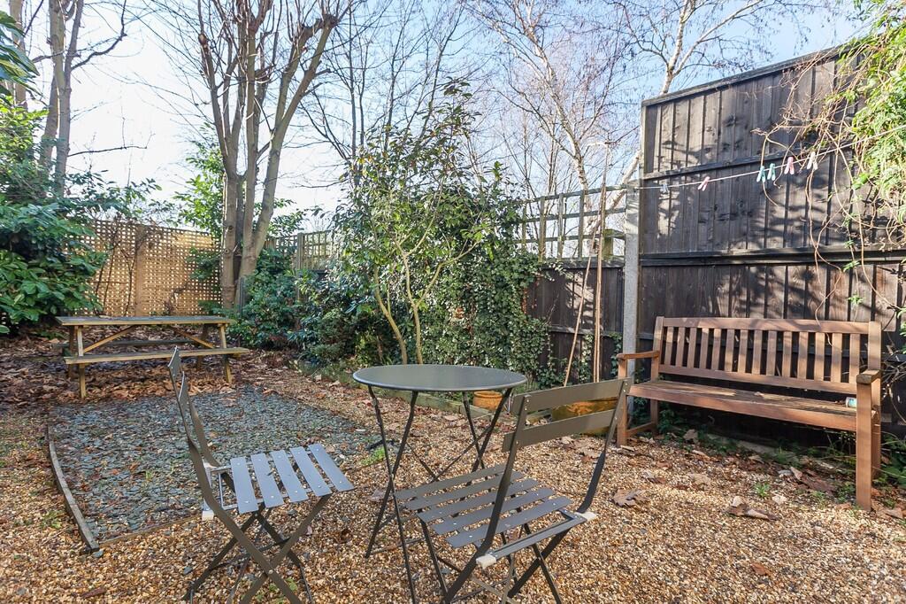 2 bed Apartment for rent in Willesden. From Mile - Kensal Rise