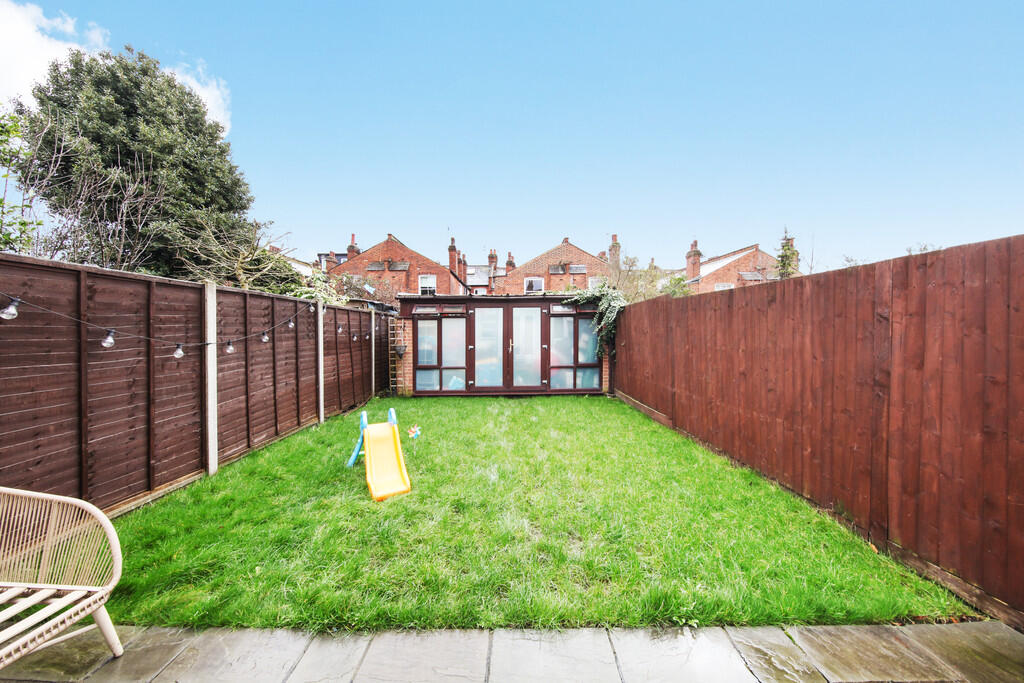 2 bed Apartment for rent in London. From Mile - Kensal Rise