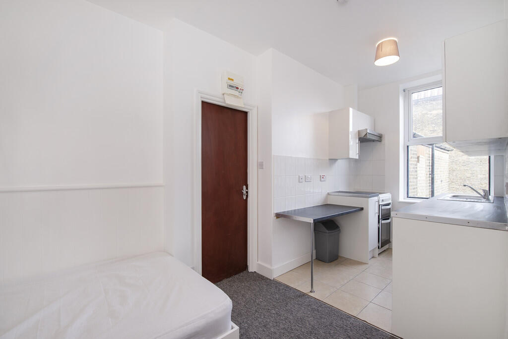 4 bed Studio for rent in Willesden. From Mile - Kensal Rise 4 bed Studio for rent in Willesden. From Mile - Kensal Rise