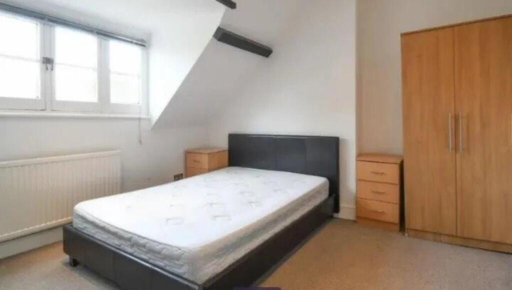2 bed Detached for rent in London. From Mile - Kensal Rise
