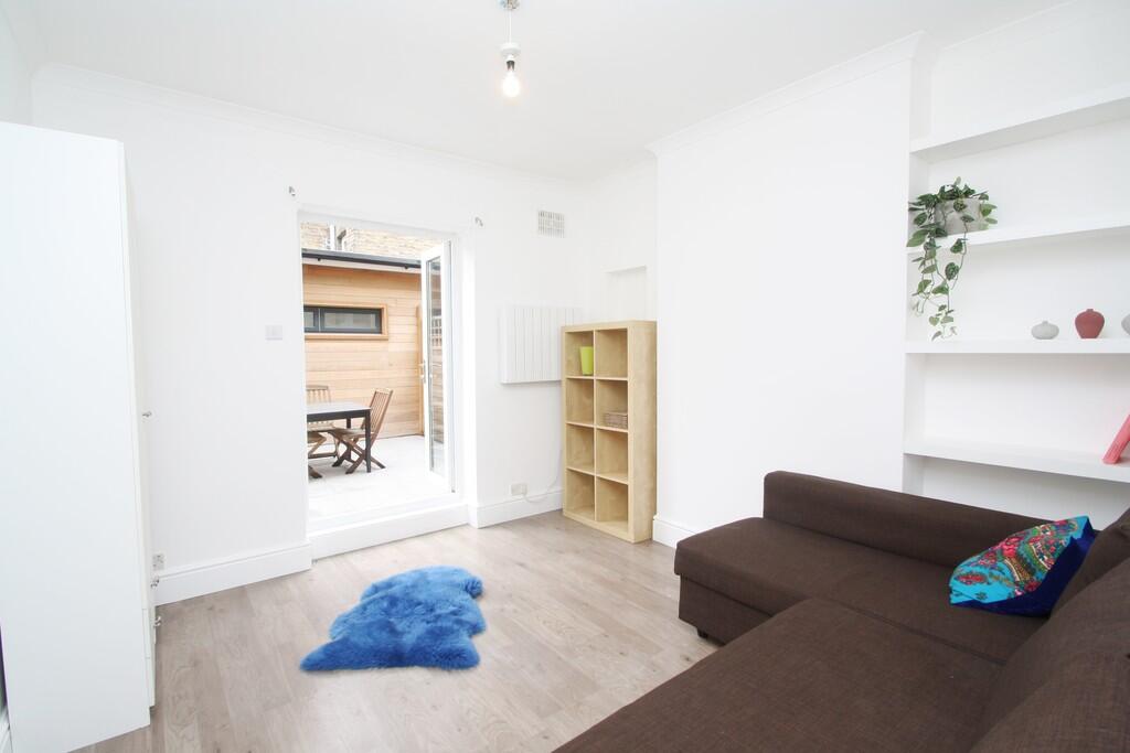 4 bed Studio for rent in Willesden. From Mile - Kensal Rise